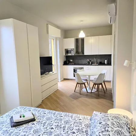 Monza Apartments Apartment