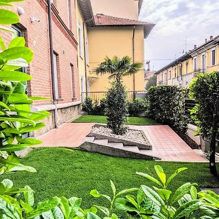 Apartment Monza Apartments *