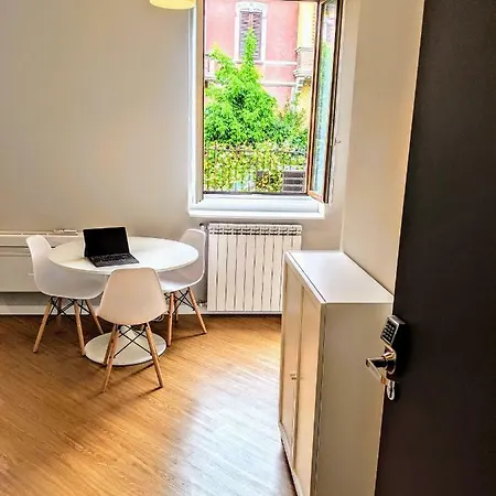 Monza Apartments * Monza